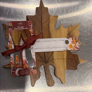 NWT Acacia Cheese Board with Utensils